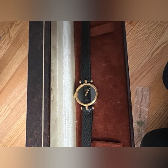Vintage Gucci Watch - Picture 4 of 6